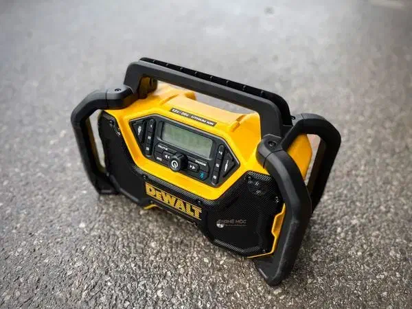 اسپیکر شارژی دیوالت|پخش‌کننده همراه|شیراز, تحویلی|دیوار