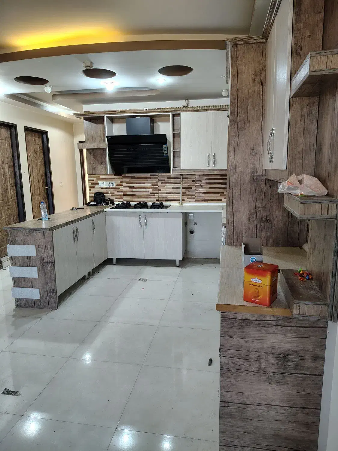 کابینت ام دی اف همراه با هود و سینک|آب‌چکان و نظم‌دهنده ظروف|اهواز, شهرک شهید عباس پور|دیوار