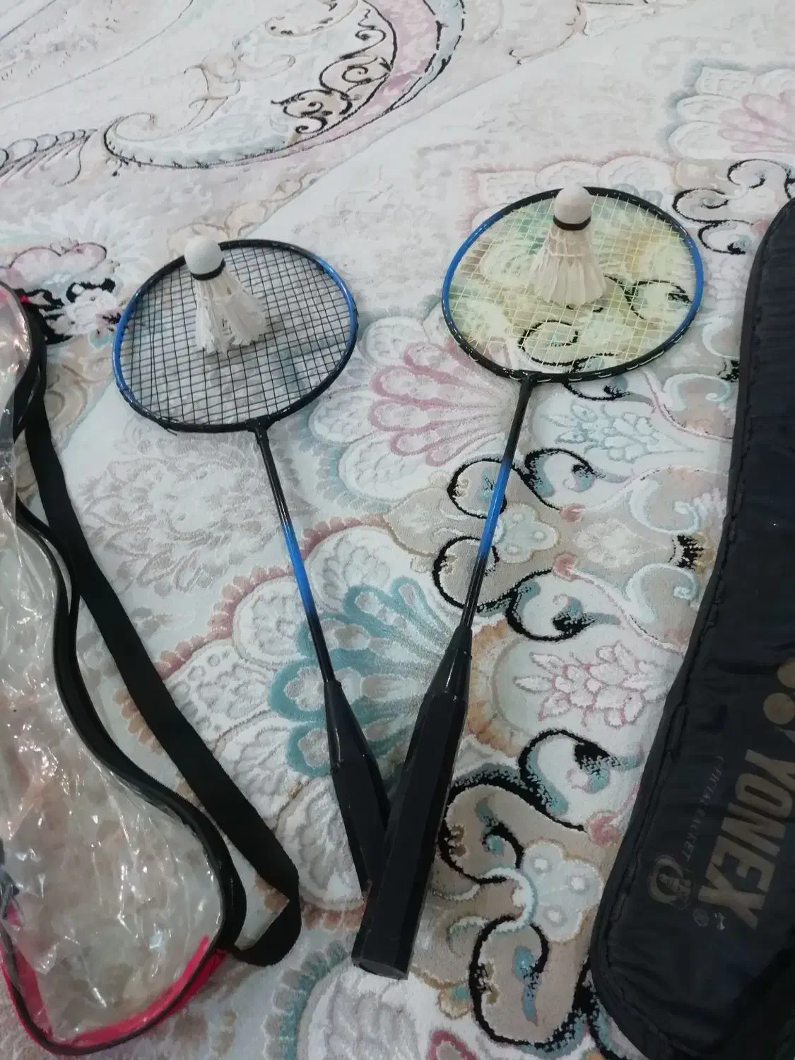 راکد بدمینتون یک جفت همراه دوتا توپه پر دار|ورزشهای توپی|اهواز, کوروش|دیوار