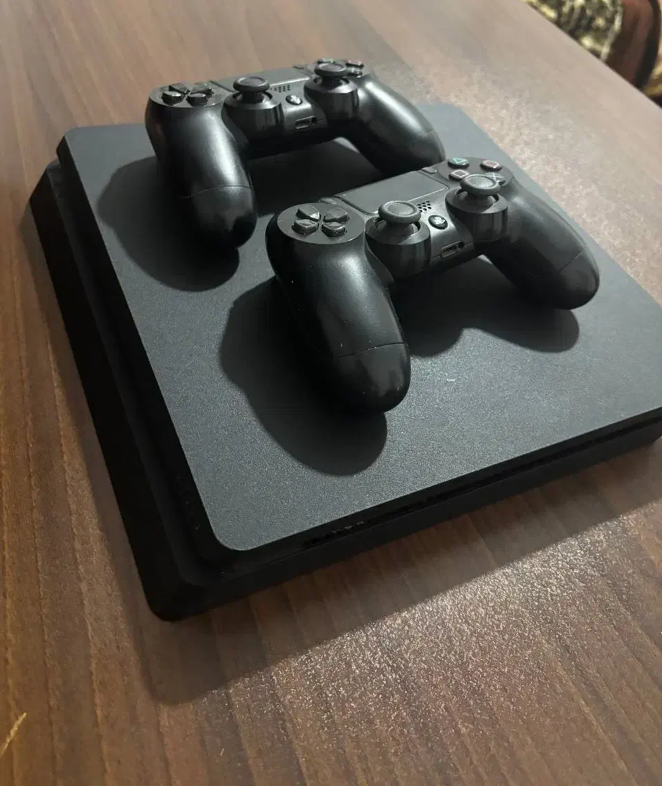 دستگاه ps4 در‌ حد نو ۱ ترا +دو دسته|کنسول، بازی ویدئویی و آنلاین|سقز, |دیوار