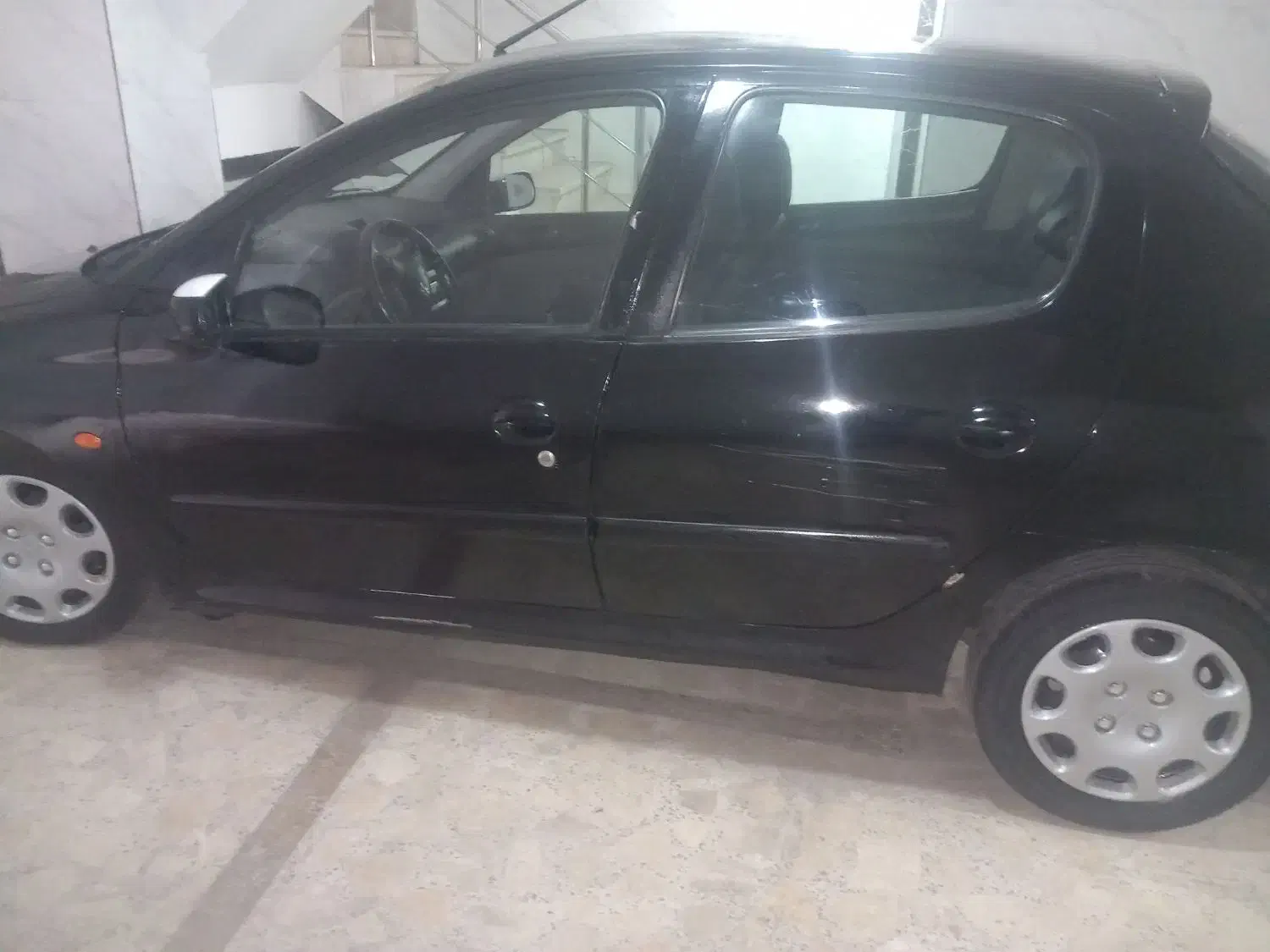 پژو۲۰۶مدل۸۱مشکی|خودرو سواری و وانت|رشت, معلم|دیوار