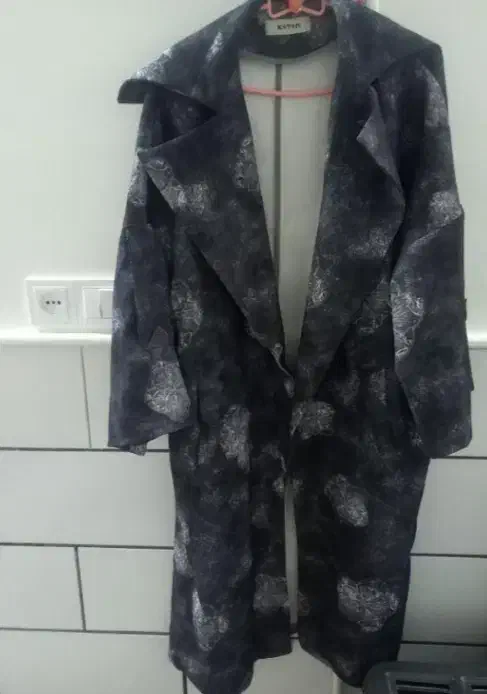 پالتو|لباس|قم, نخودی|دیوار