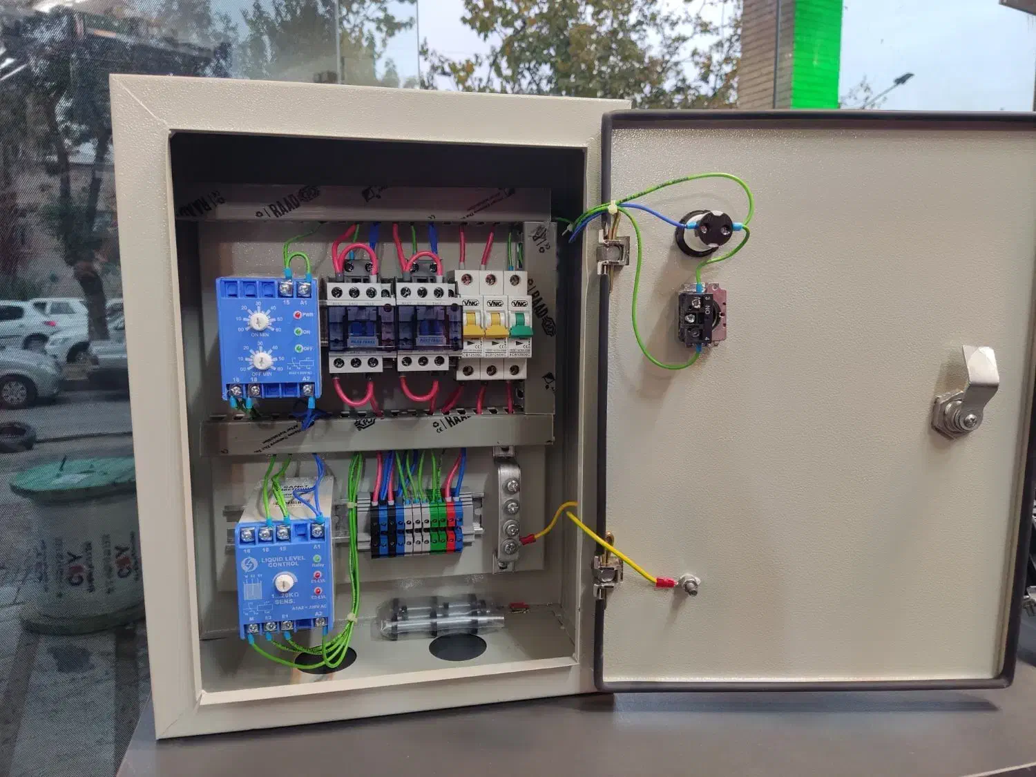 تابلو بوستر پمپ تکفاز|مصالح و تجهیزات ساختمان|شیراز, بازار|دیوار