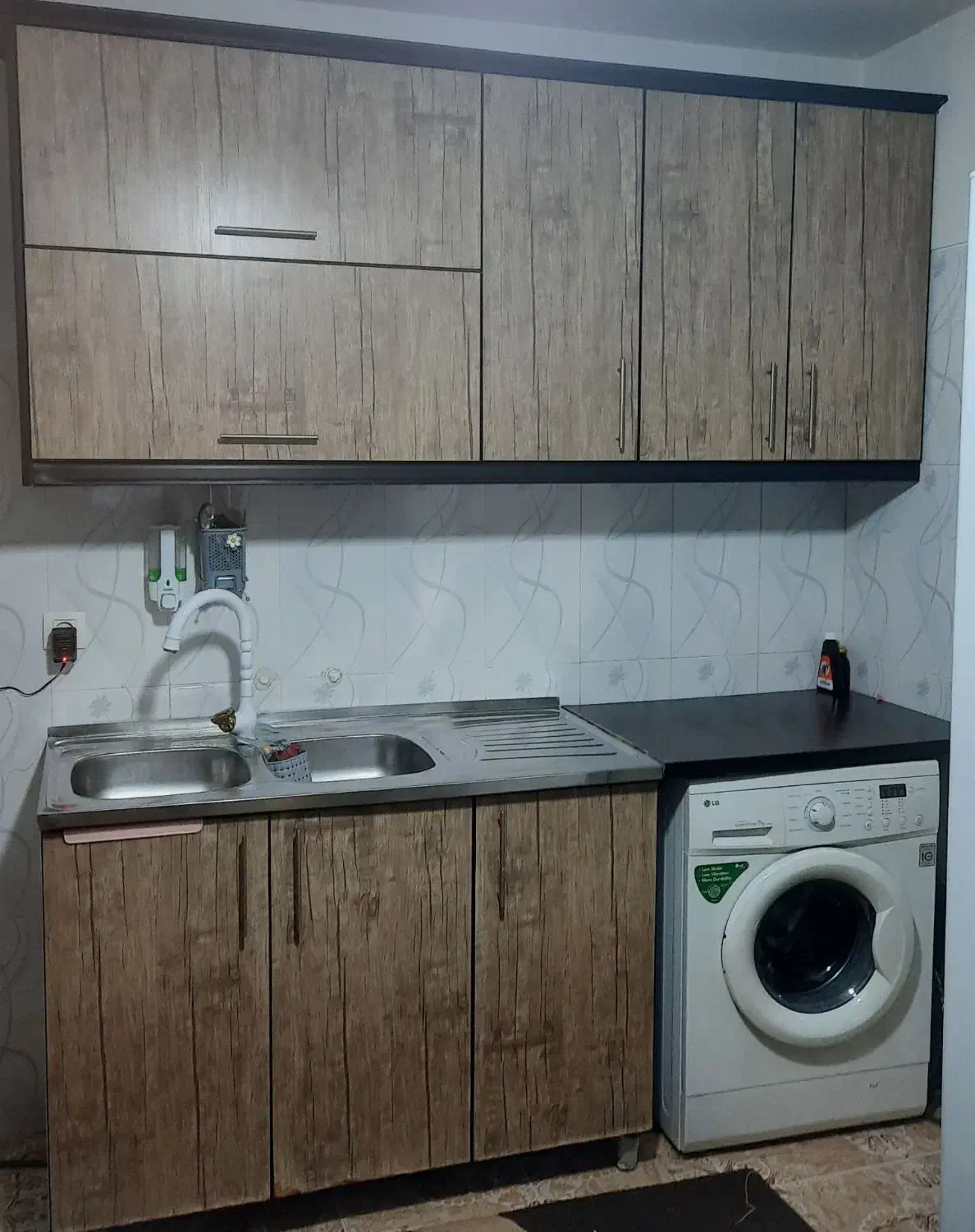 کابینت سینک هود گاز در حد نو|آب‌چکان و نظم‌دهنده ظروف|لالجین, |دیوار