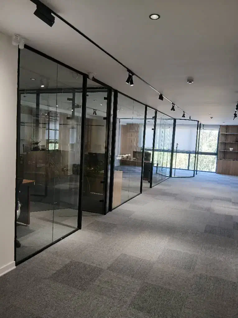 شیشه سکوریت و درب برقی|خدمات پیشه و مهارت|شیراز, شهرک مدرس|دیوار