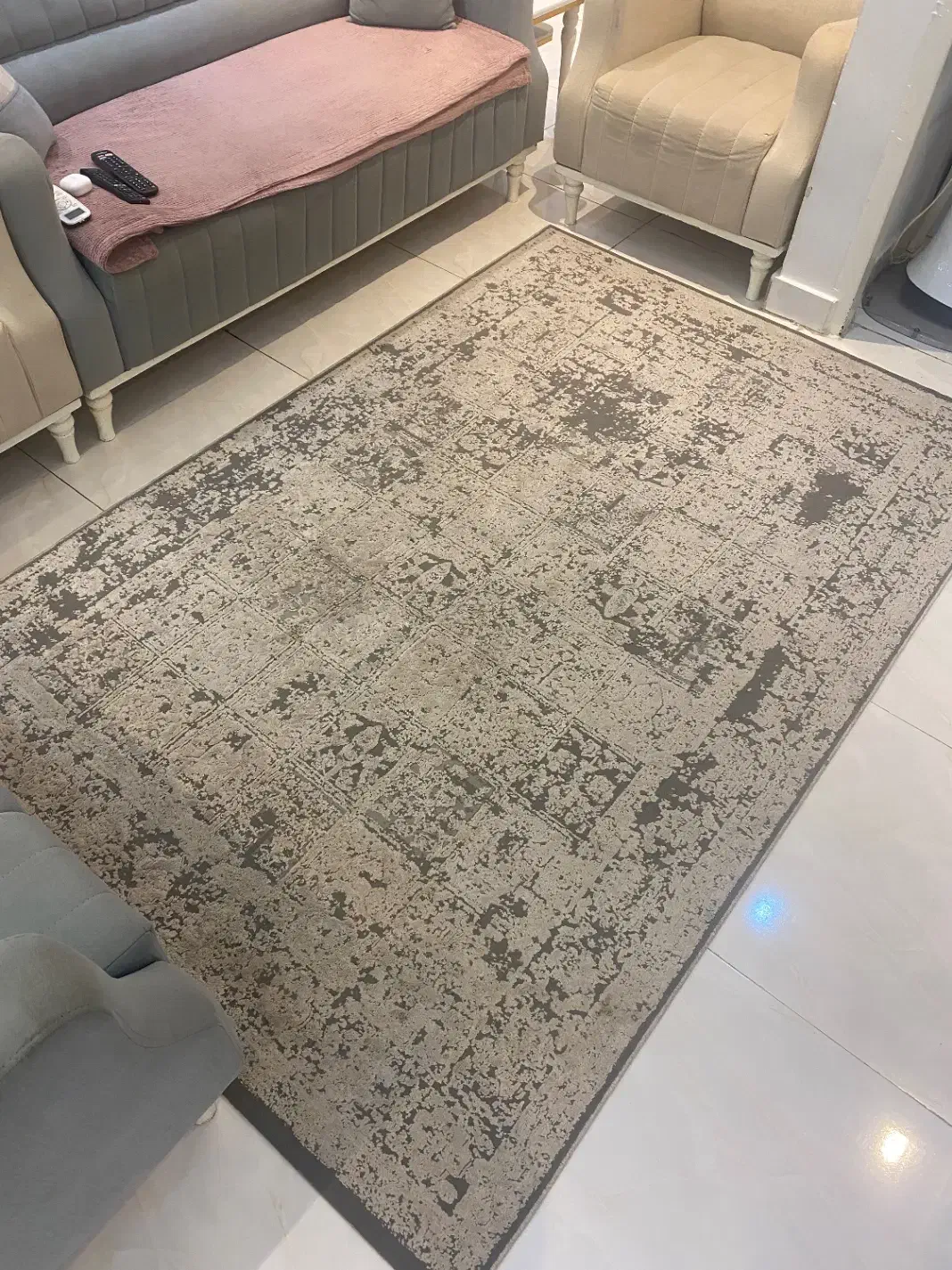 فرش|فرش|رشت, آب و برق|دیوار