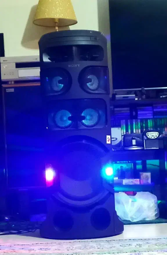 پارتی باکس سونی|سیستم صوتی خانگی|اندیشه, اندیشه فاز ۴|دیوار