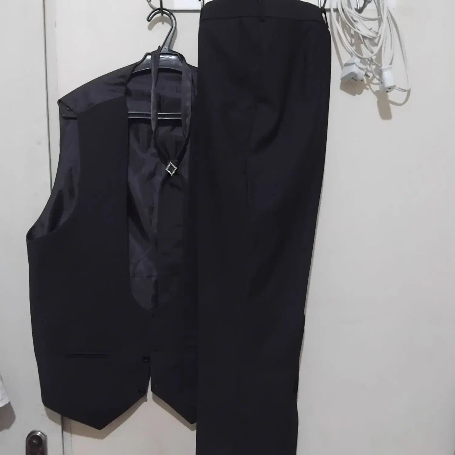 کت و شلوار تمیز سایز ۴۶ فقط فقط یک بار پوشیده شد|لباس|پاکدشت, حصار امیر|دیوار