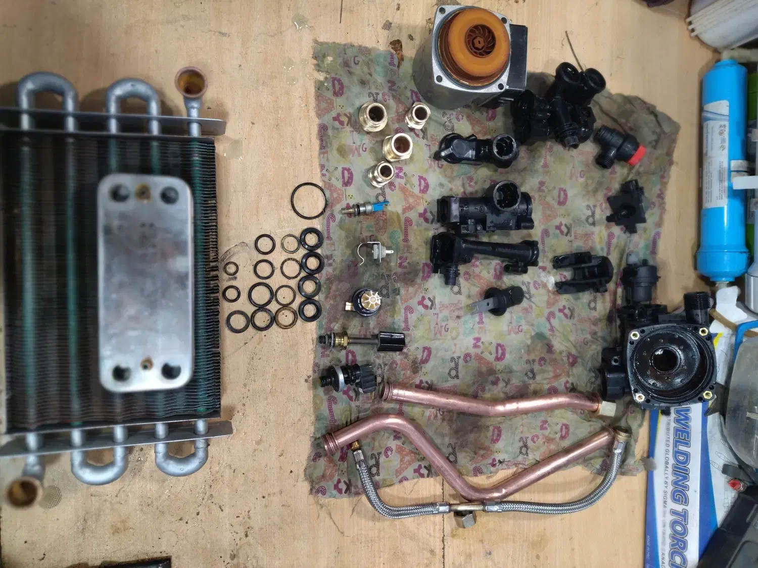 نصب و تعمیر پکیج دیواری و کولر گازی،پمپ آب،تصفیه|آبگرمکن، پکیج، شوفاژ|رشت, کوی مهر|دیوار