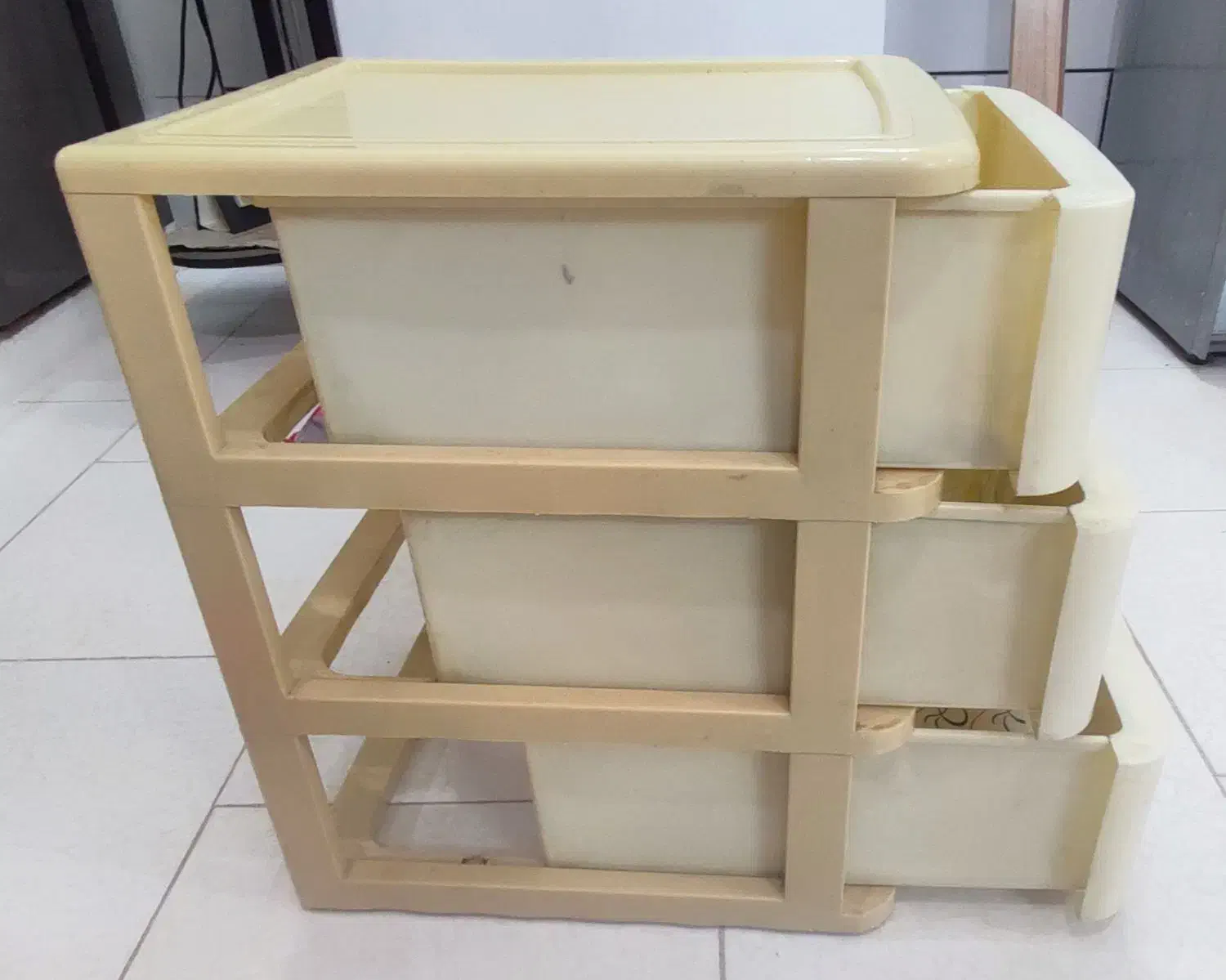 فایل کشویی|ظروف نگهدارنده، پلاستیکی، یک‌بارمصرف|الیگودرز, |دیوار