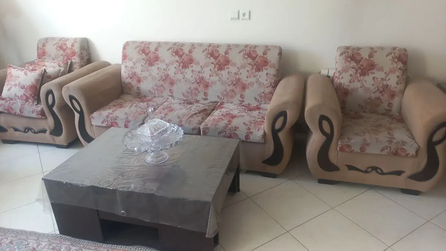 مبل راحتی 7نفره|مبلمان خانگی و میز عسلی|اصفهان, دانشگاه اصفهان|دیوار