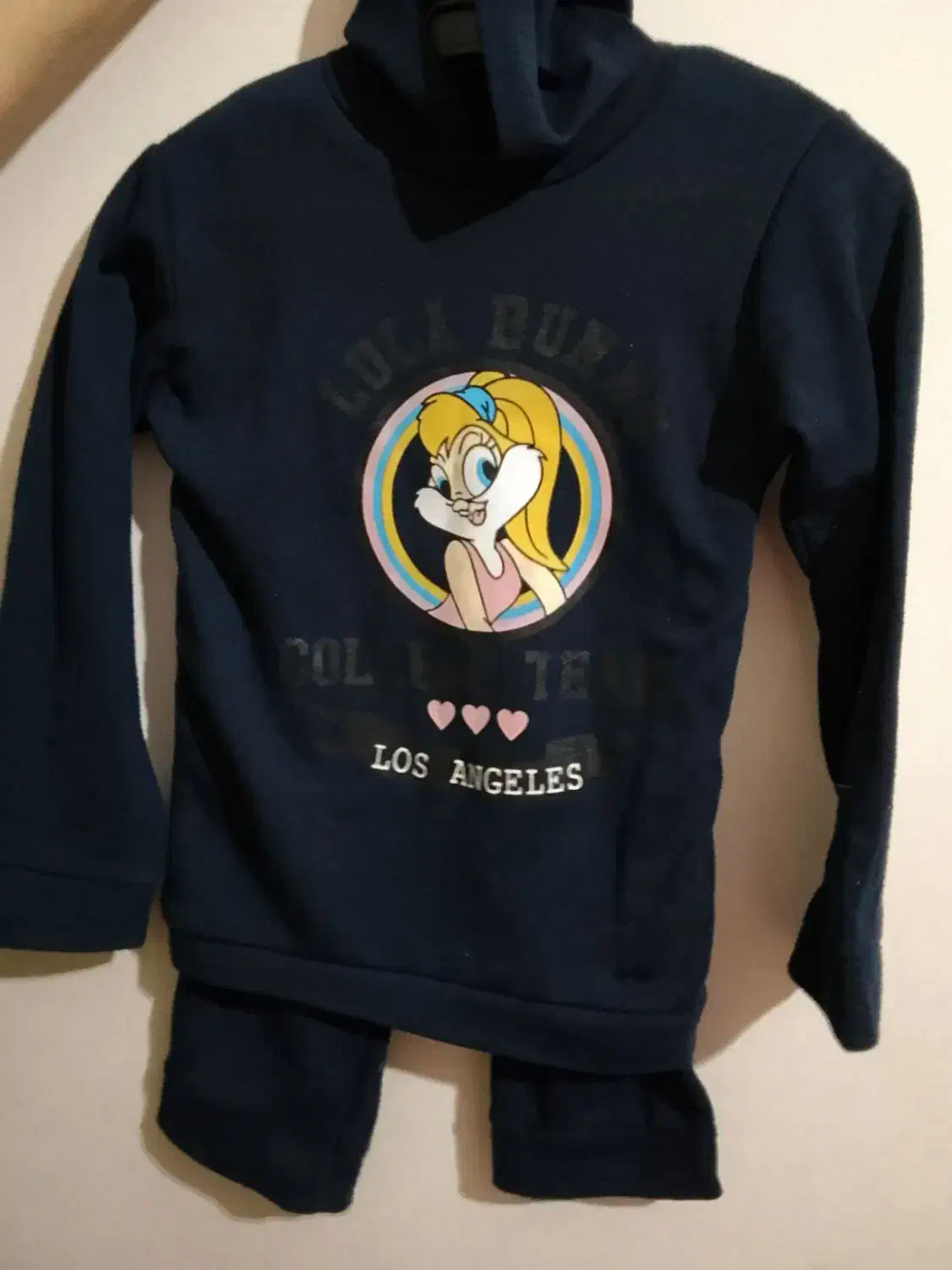 کاپشن|لباس|نیشابور, مازول|دیوار