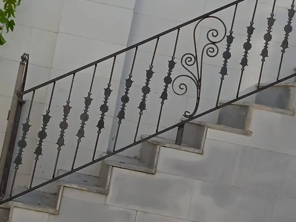 نرده حفاظ راه پله برتر|خدمات پیشه و مهارت|سراوان, |دیوار