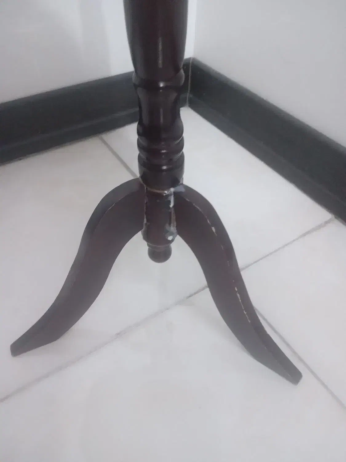 میز کنار سالنی زرشکی|مبلمان خانگی و میز عسلی|قم, بنیاد|دیوار