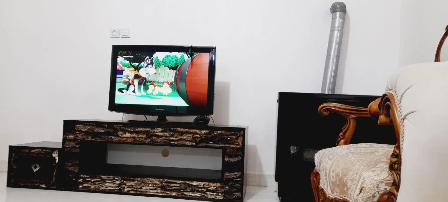 LCD سامسونگ۳۲|تلویزیون و پروژکتور|بروجرد, |دیوار