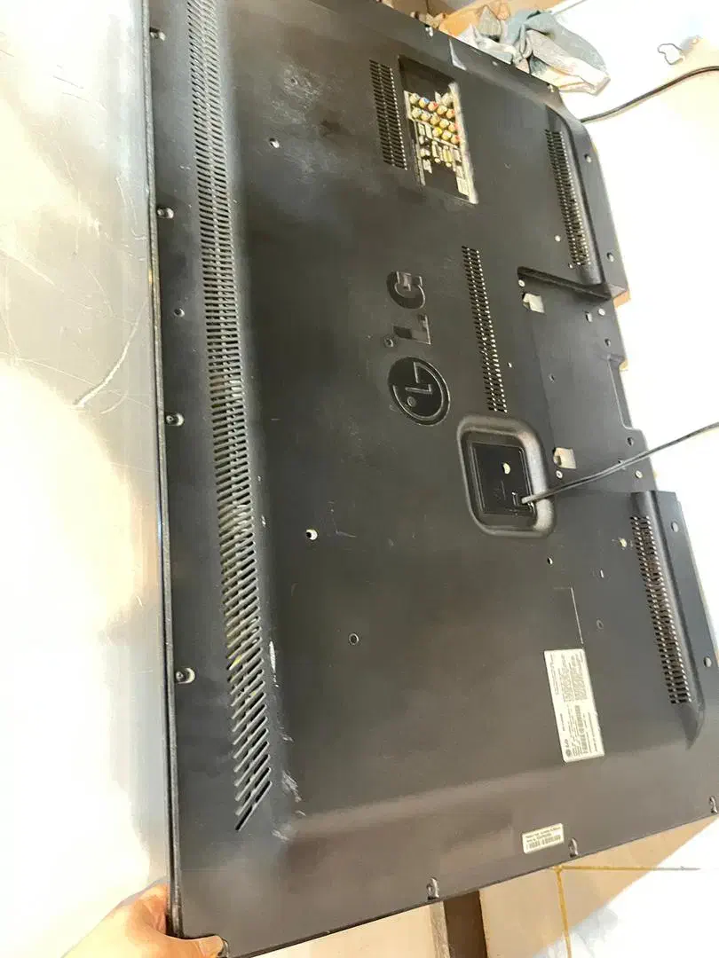 برقی|تلویزیون و پروژکتور|چاف و چمخاله, |دیوار