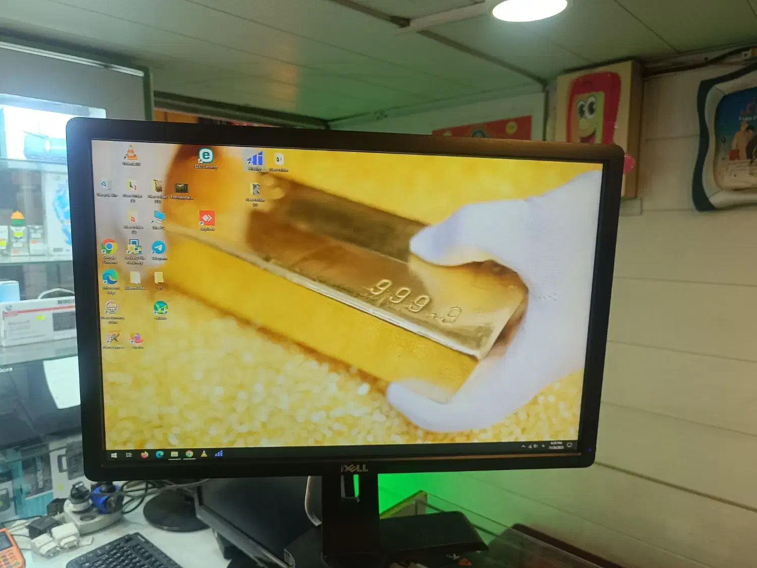 مانیتور 22 اینچ دل DELL و 19|قطعات و لوازم جانبی رایانه|شیراز, راهنمایی|دیوار