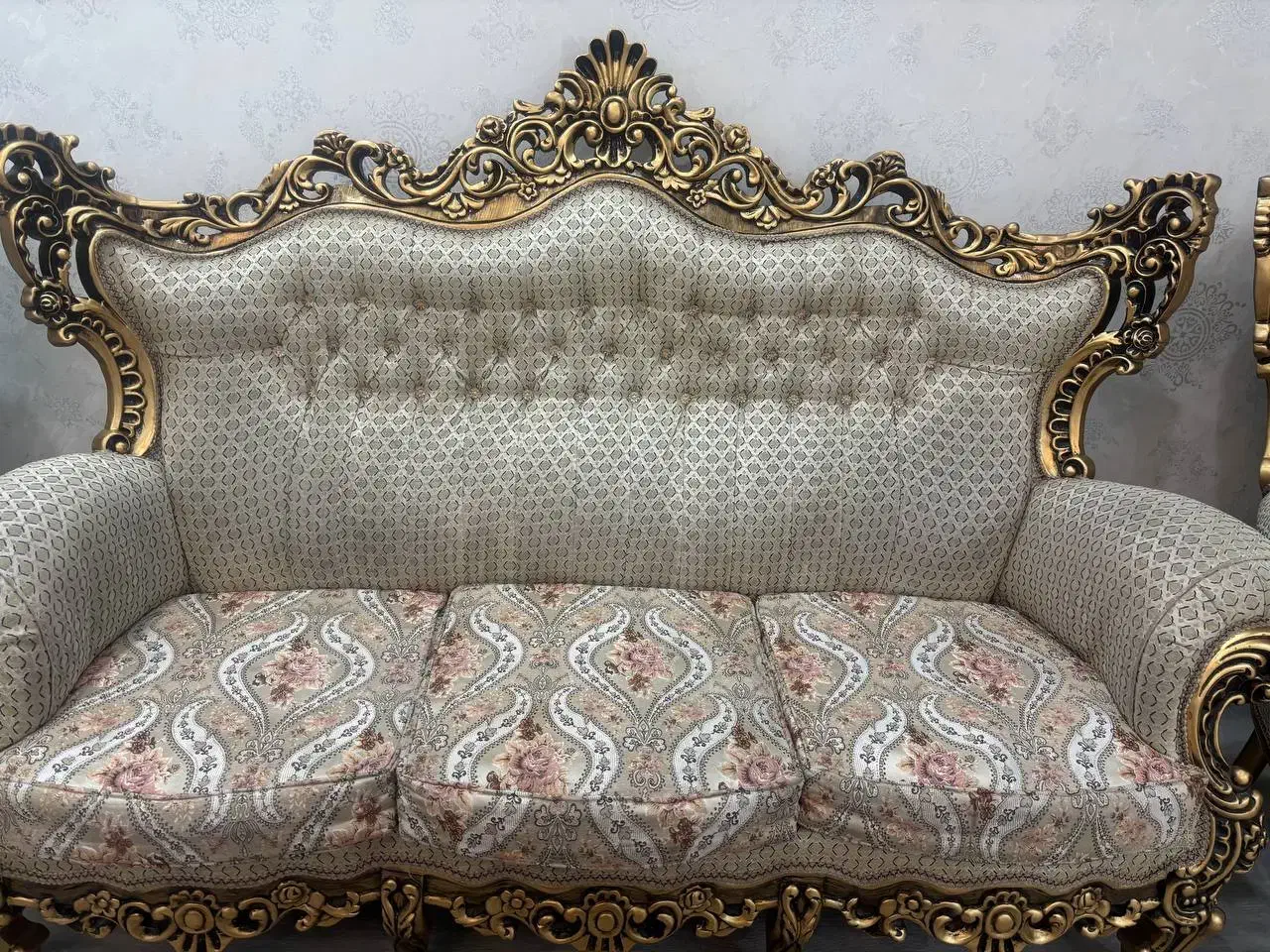 مبل سلطنتی ۹ نفره|مبلمان خانگی و میز عسلی|نسیم‌شهر, |دیوار