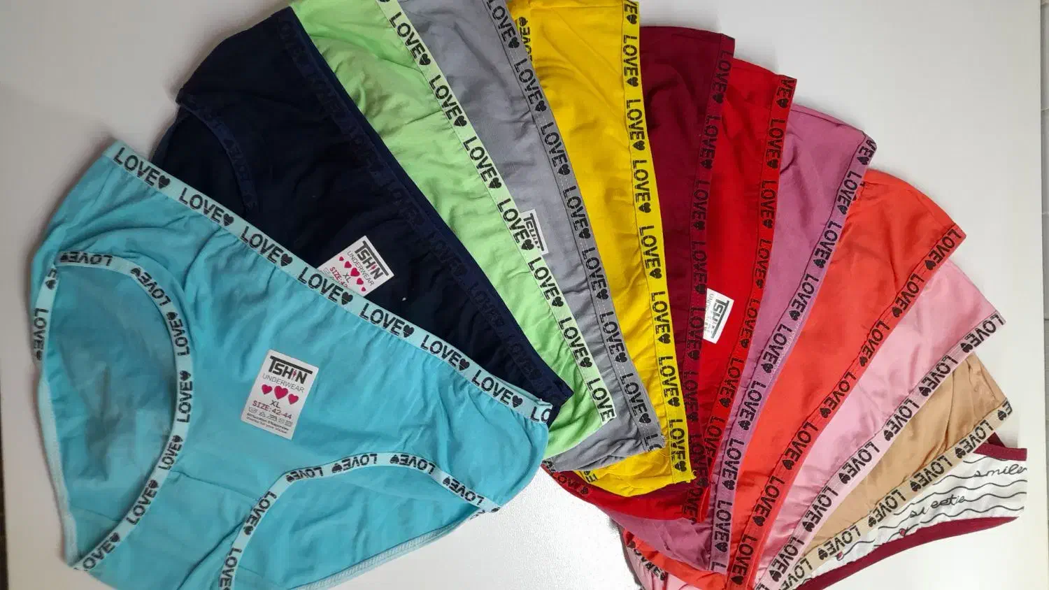 لباس به قیمت مناسب|لباس|شیروان (خراسان), |دیوار