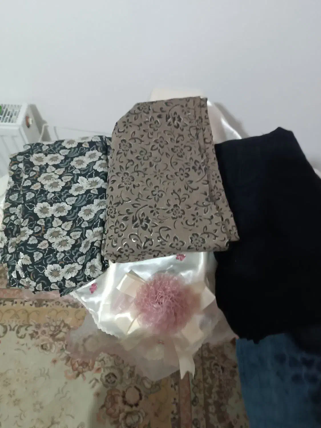 ۳عدد چادر یکی مشکی دو تا معمولی فوری|لباس|رویان, |دیوار