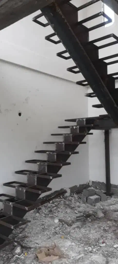 ساخت انواع پله های پیچ و مدرن|خدمات پیشه و مهارت|سیاهکل, |دیوار