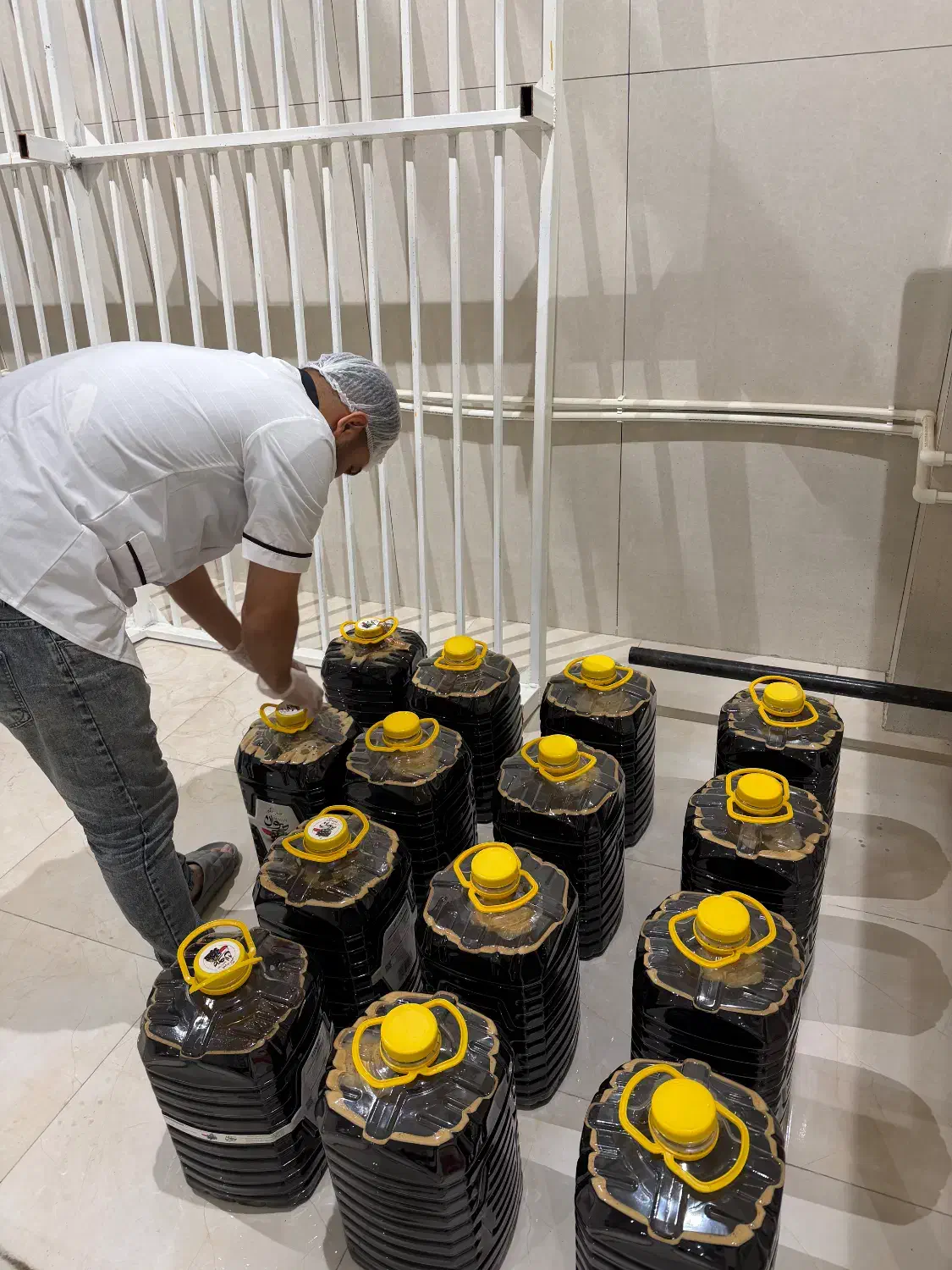 خرید از درب کارخانه شیره انگور میوان|عمده‌فروشی|ملایر, |دیوار