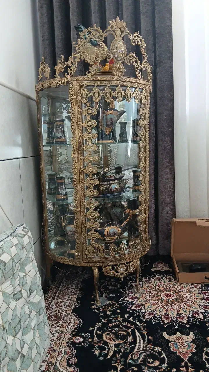 ویترین اصل برنز|بوفه، ویترین، کنسول|قم, شاه ابراهیم|دیوار