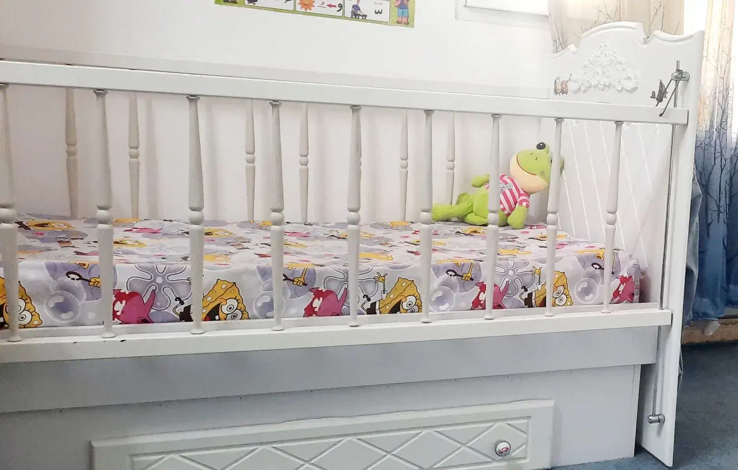 تخت کودک و نوجوان نرده ای|اسباب و اثاث بچه|سمنان, |دیوار