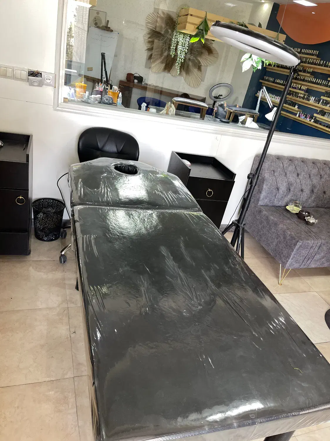 لوازم سالن زیبایی|آرایشگاه و سالن‌های زیبایی|ارومیه, |دیوار