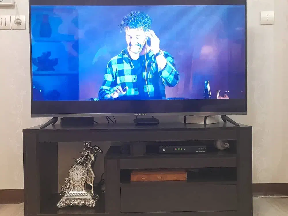 میز تلویزیون|میز تلویزیون|رشت, دروازه لاکان|دیوار