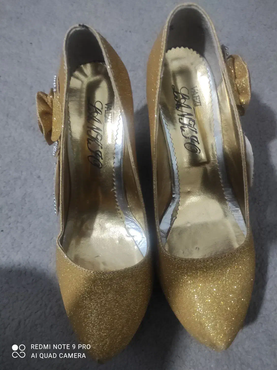 کفش و کیف|کیف، کفش، کمربند|رودهن, |دیوار