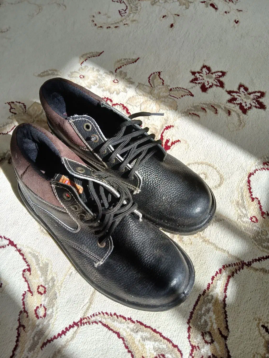 کفش کار نو|کیف، کفش، کمربند|میبد, |دیوار