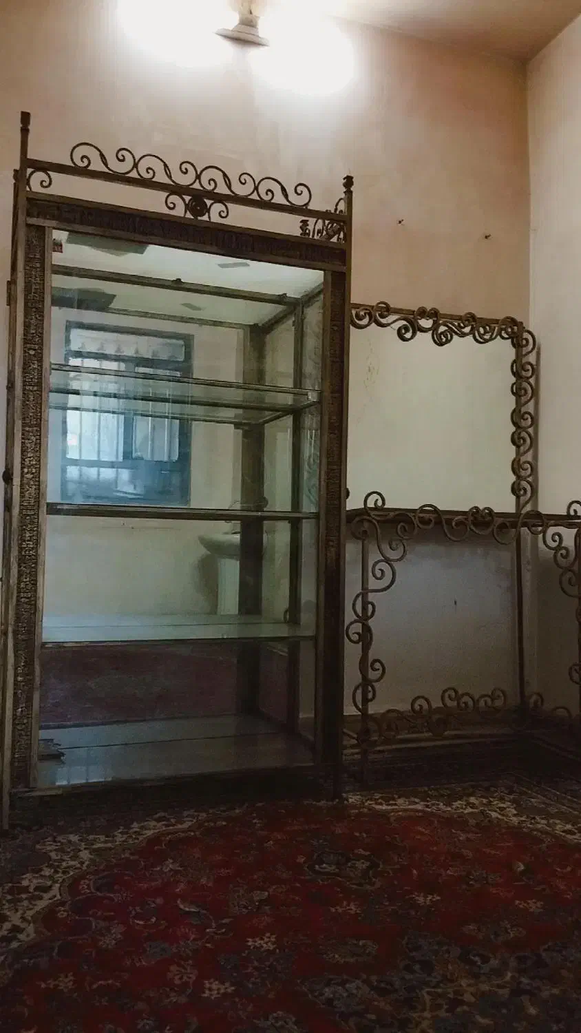 بوفه و میز آیینه فرفورژه|بوفه، ویترین، کنسول|بروجرد, |دیوار