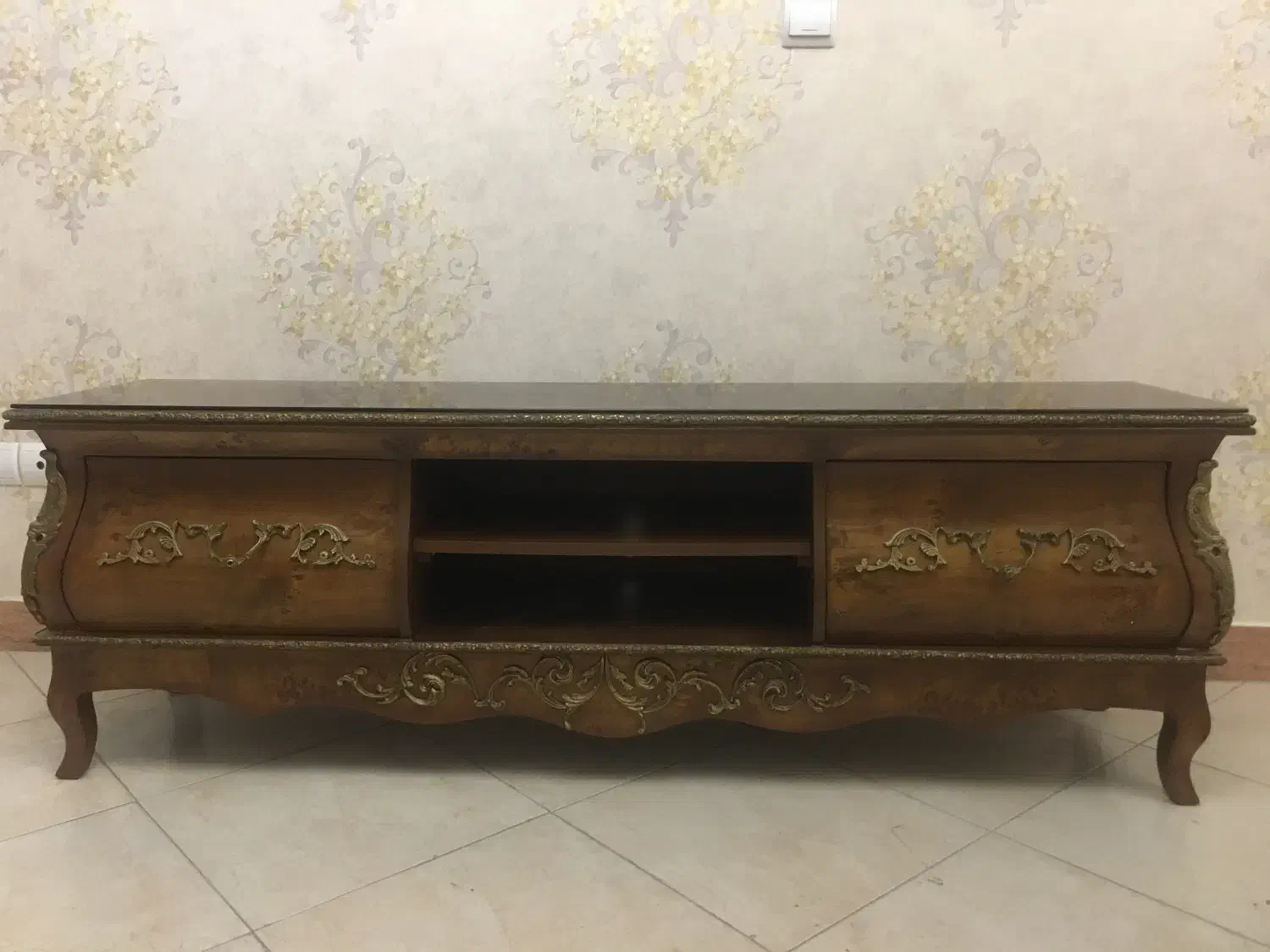 فروش آینه و کنسول، میز تلویزیون و ویترین|بوفه، ویترین، کنسول|تهران, صد دستگاه|دیوار