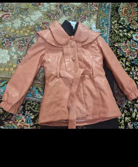 پافر و کاپشن دخترانه ۴،۵ساله|کفش و لباس بچه|کاشان, ولی سلطان|دیوار