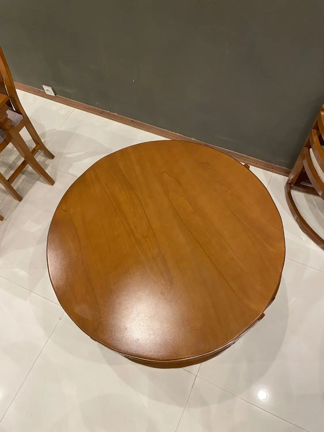 ناهار خوری گرد کمجا گالری سرو|میز و صندلی غذاخوری|مشهد, گرجی علیا|دیوار