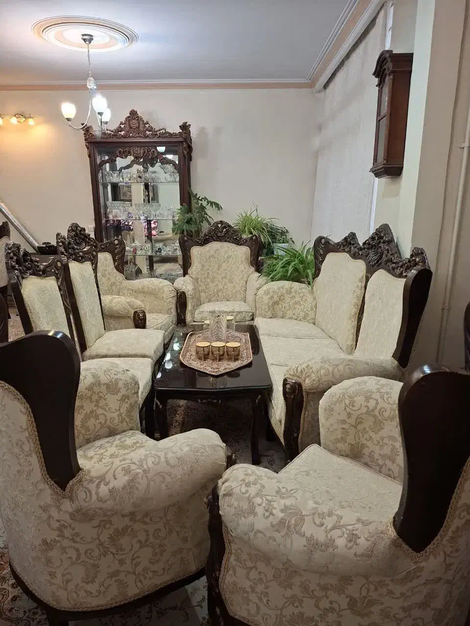 مبلمان|مبلمان خانگی و میز عسلی|کرج, کلاک پایین|دیوار