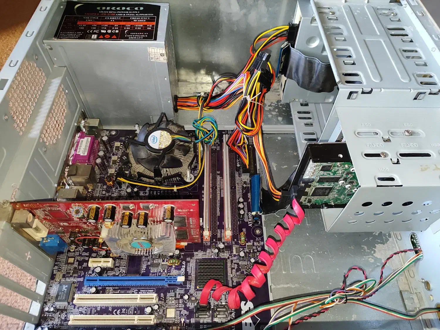 کیس ۲هسته رم ۲ ddr2 هارد ۱۶۰ گرافیک ۲۵۶|رایانه رومیزی|چالوس, |دیوار