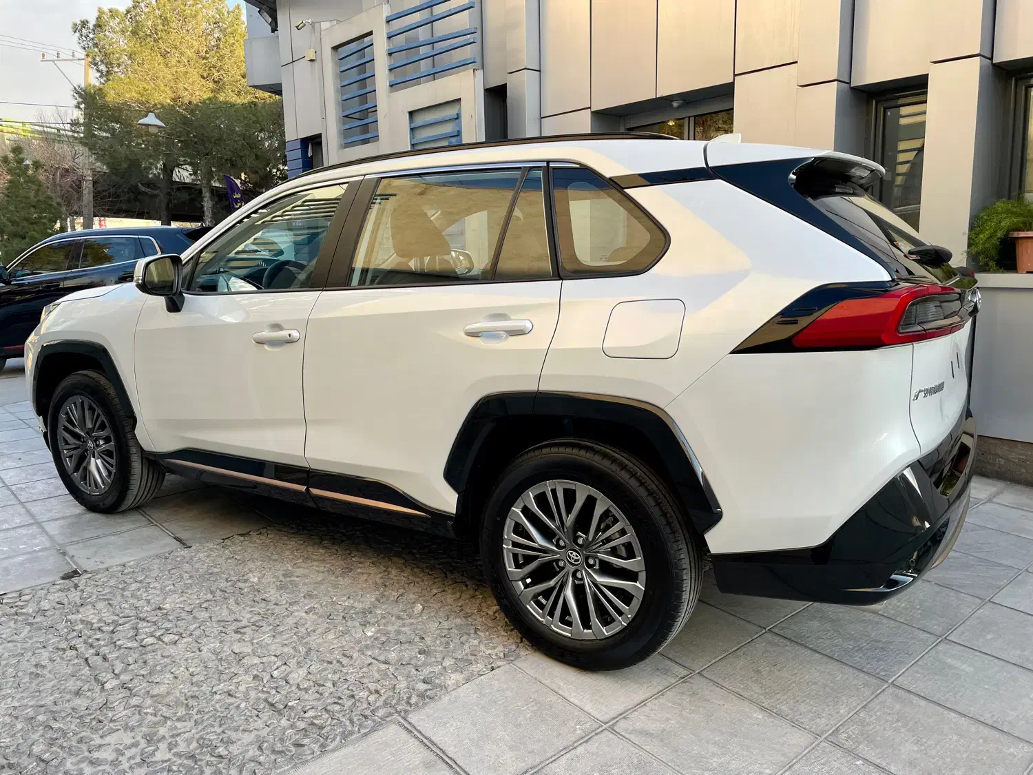 تویوتا وایلندر مدل ۲۰۲۵|خودرو سواری و وانت|اصفهان, لیمجیر|دیوار