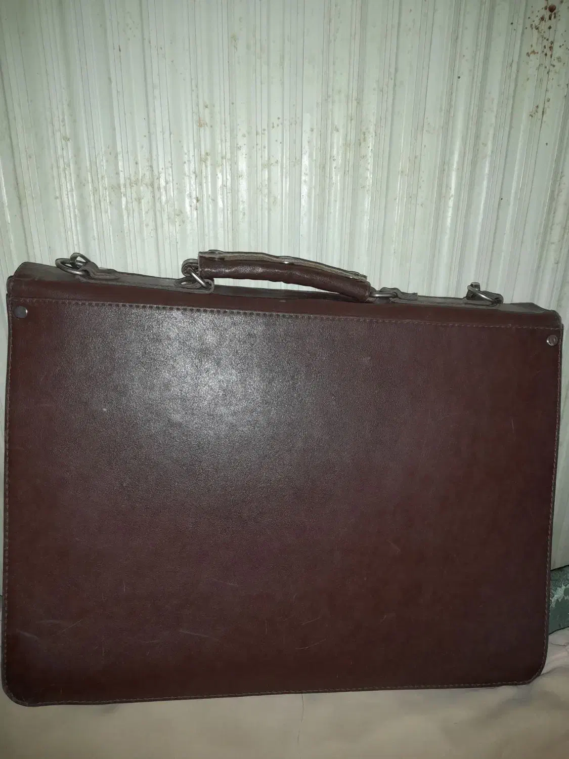 کیف دانشجویی|کیف، کفش، کمربند|سلماس, |دیوار