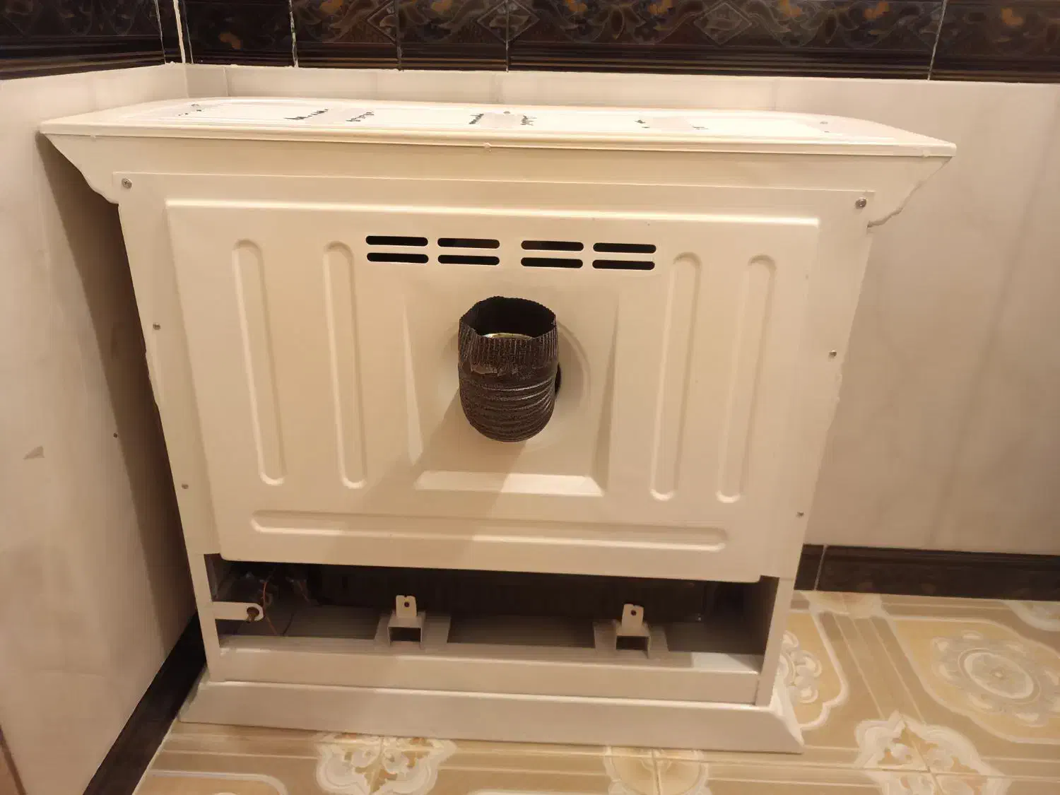 بخاری سالم در حد نو|بخاری، هیتر، شومینه|پاوه, |دیوار