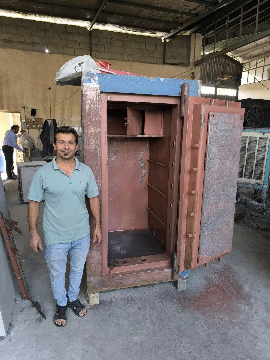 گاو‌صندوق ۳ تنی برند ملک یزد|فروشگاه و مغازه|شیراز, کوزه گری|دیوار