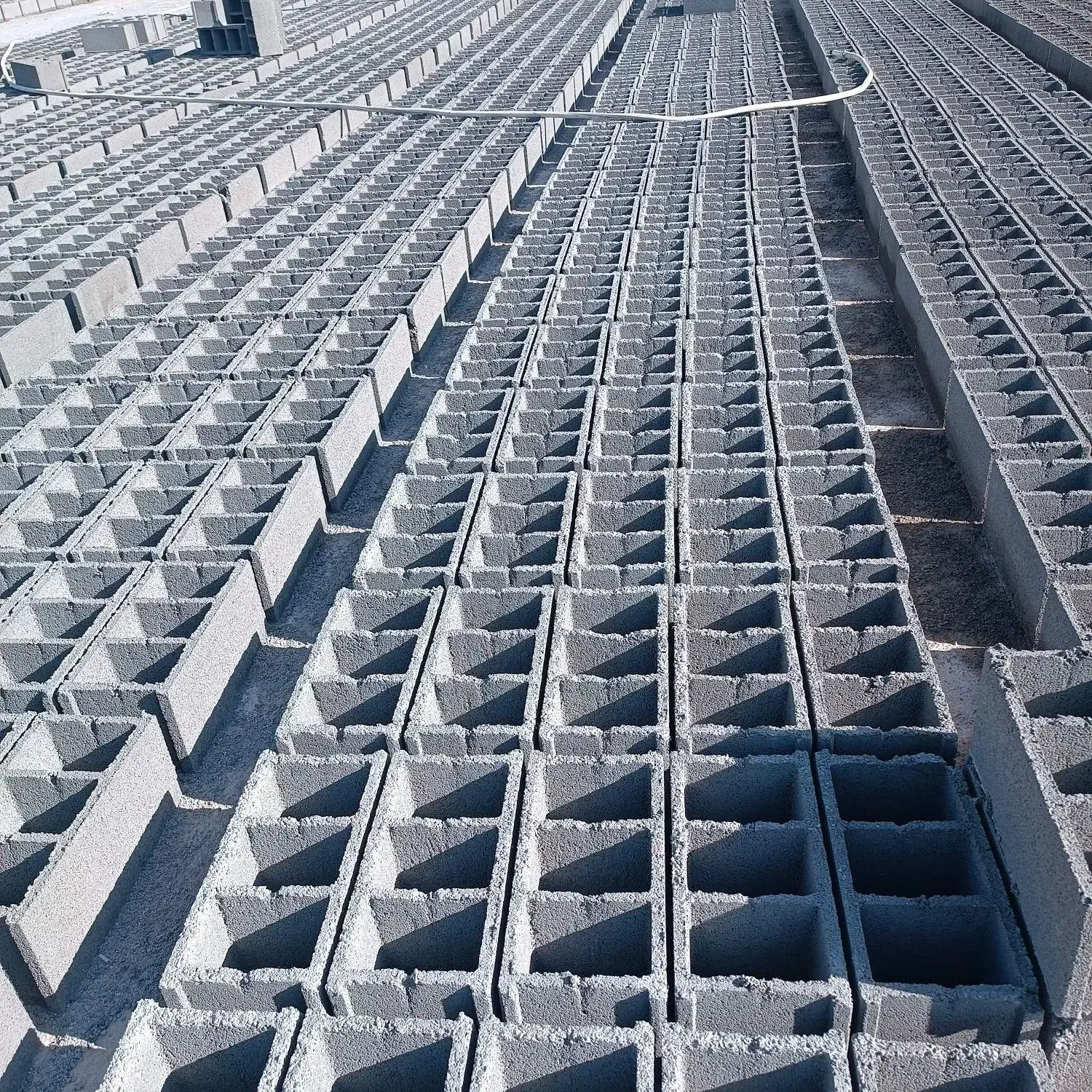 بلوک دیواری و اجرای دیوار نقد و چک|مصالح و تجهیزات ساختمان|نجفآباد, قلعه سفید|دیوار