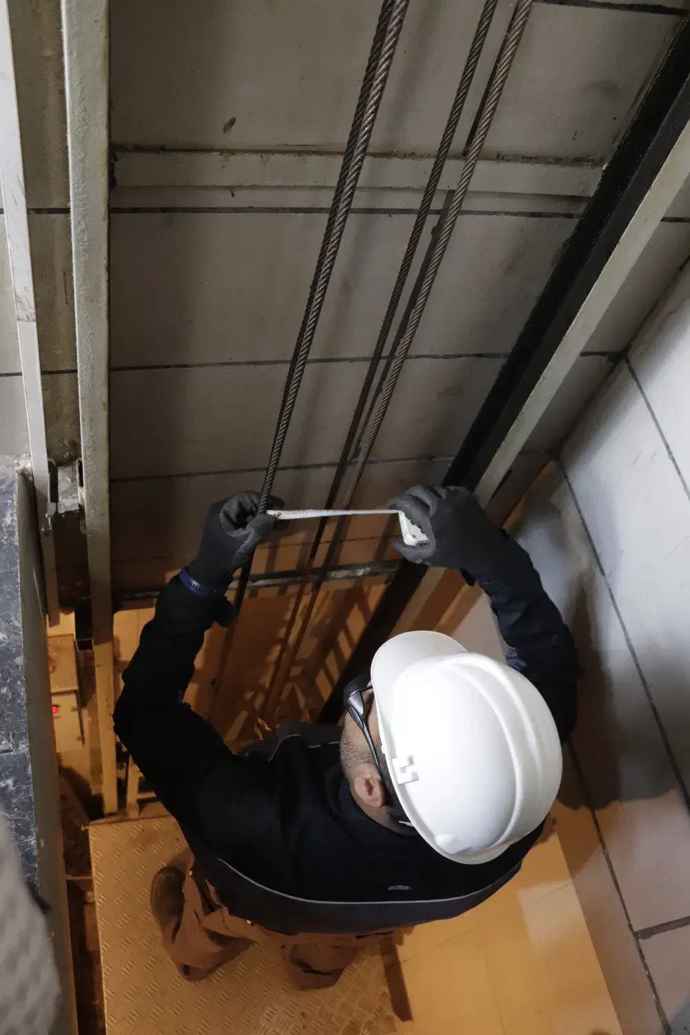 تعمیرات، رفع خرابی وسرویس دوره ای آسانسور|خدمات پیشه و مهارت|شیراز, آزادگان|دیوار