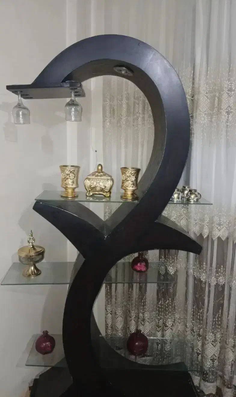 ویترین مدل Sچوبی بسیارزیبا|بوفه، ویترین، کنسول|شیراز, شریف‌آباد|دیوار