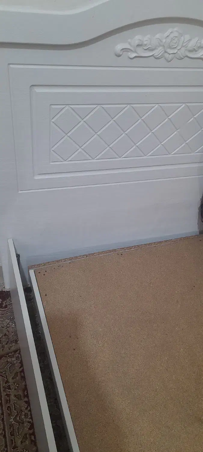 تخت‌مبران‌سفید|تخت و سرویس خواب|رشت, حمیدیان|دیوار