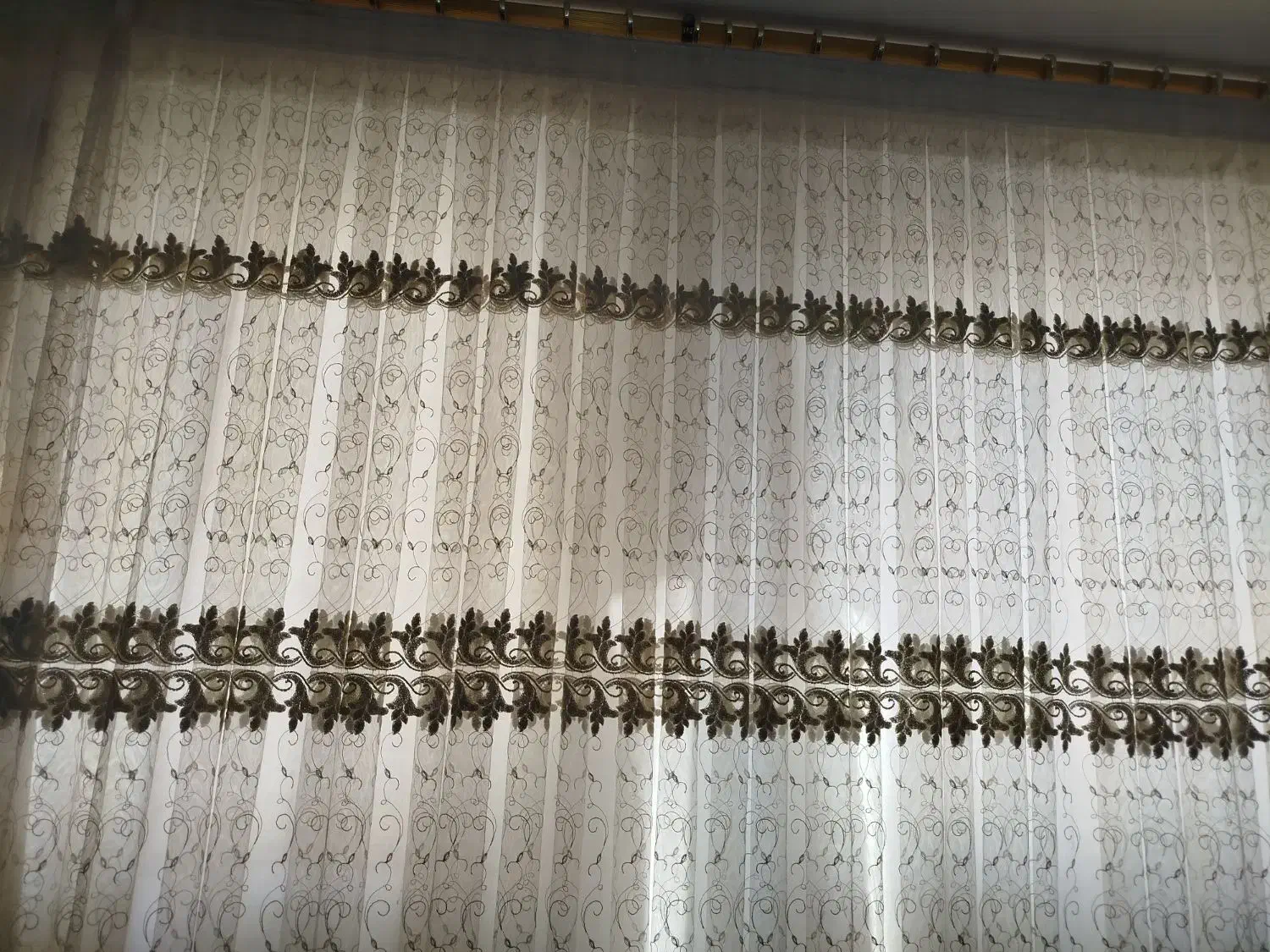 پرده سالم وزیبا|پرده، رانر، رومیزی|قم, شهرک امام حسن|دیوار