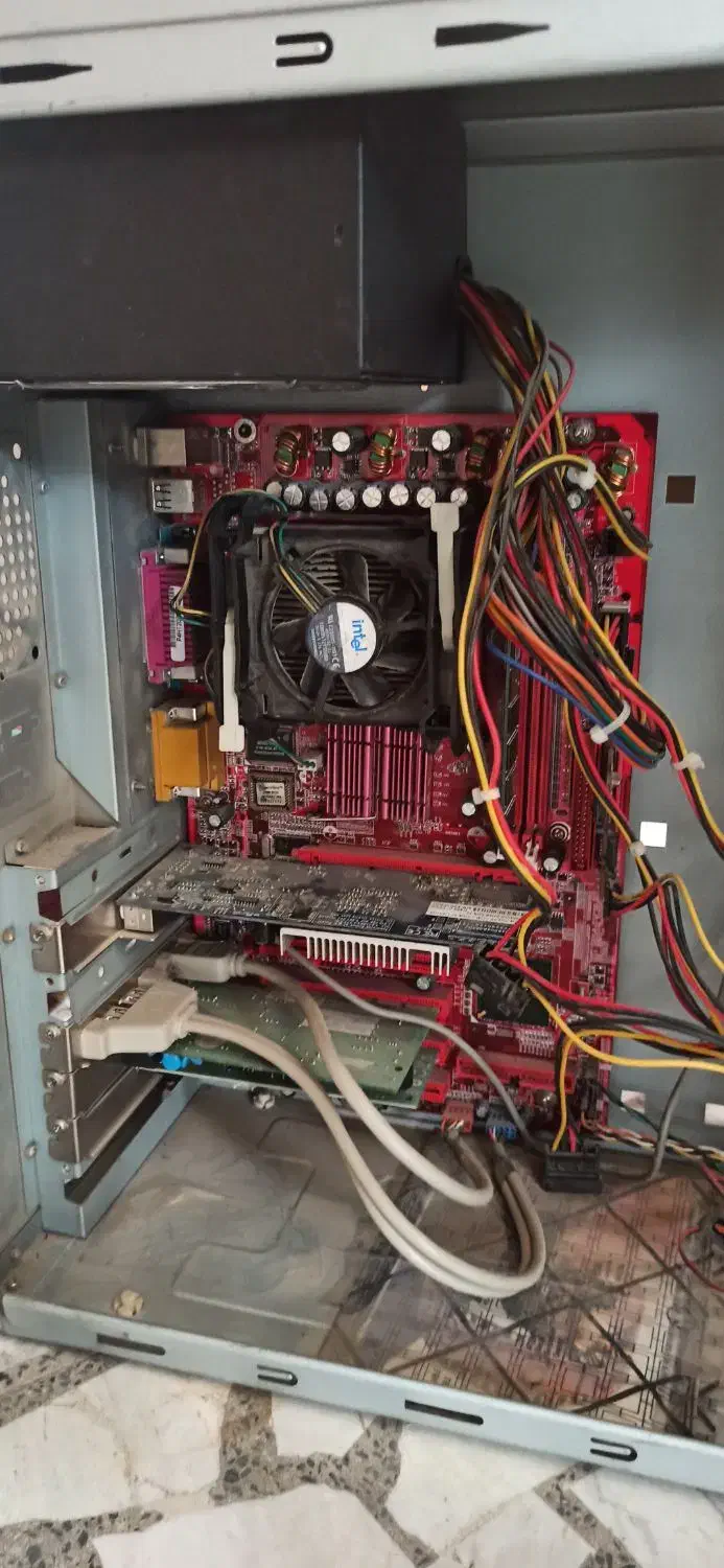 کیس قدیمی بدون هارد|رایانه رومیزی|فلاورجان, |دیوار