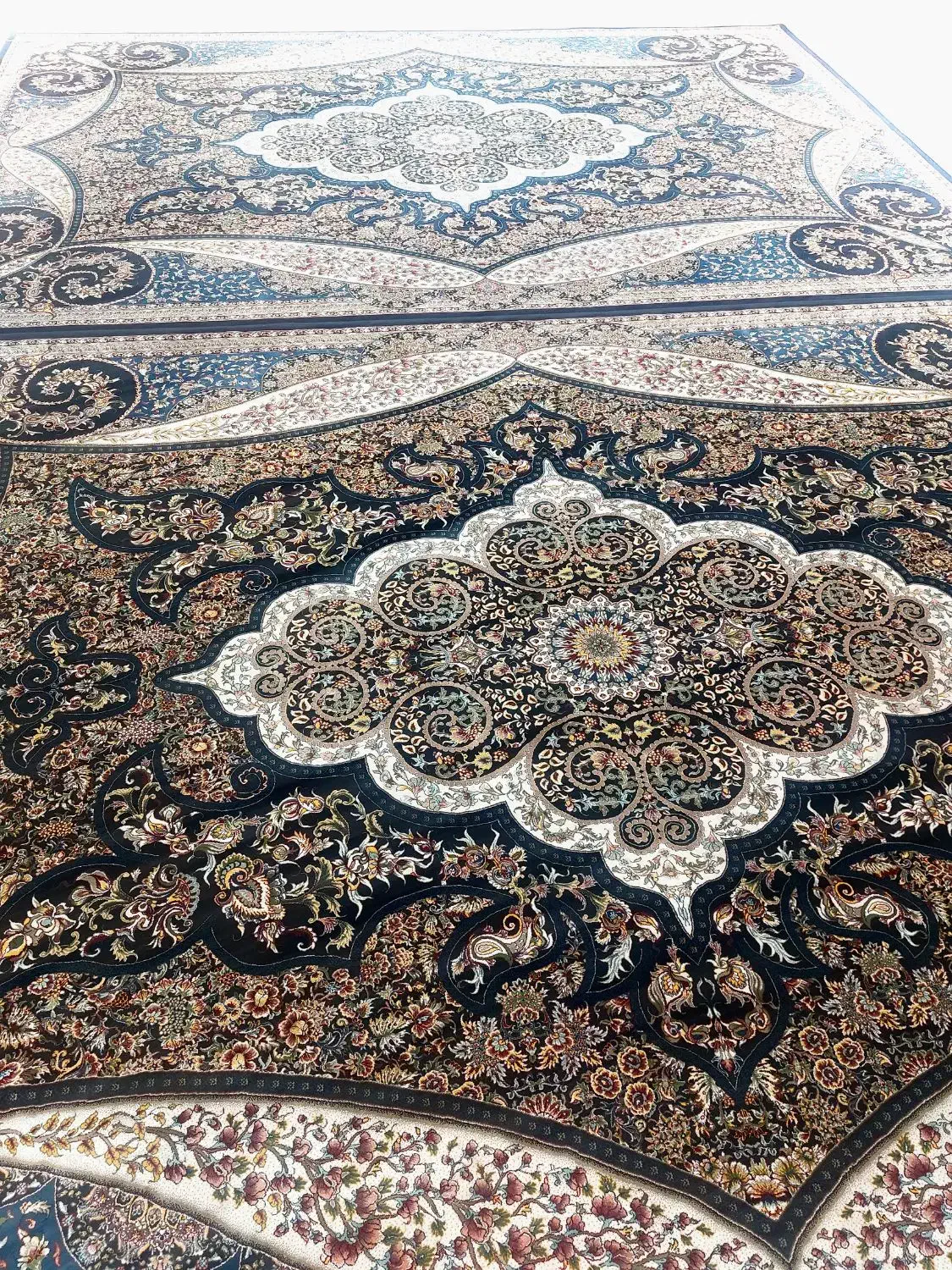 فرش ۹ متری ۱۲۰۰ شانه تراکم ۳۰۰۰|فرش|ساوه, |دیوار