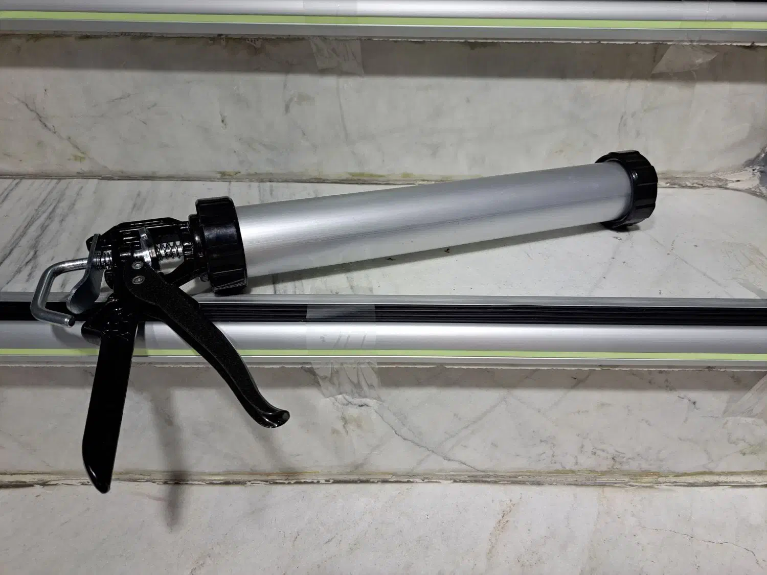 گان یا تفنگ چسب پلی اورتان|ابزارآلات|شهرکرد, |دیوار